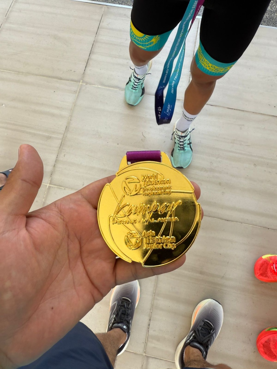 ТРИАТЛОННАН РАМАЗАН АЙНЕГОВ — ЖЕҢІМПАЗ, ЕЛМҰРАТ ҚАНАЙ — ҮЗДІК ҮШТІКТЕ
